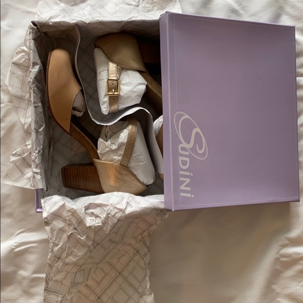 ‘Cam’ Mary Jane Clog